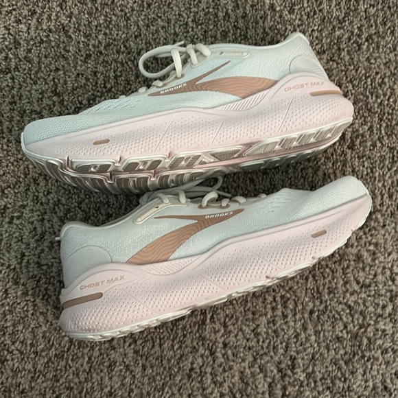 Brooks Ghost Max Running Shoes WMNS 9.5B - Picture 9 of 10